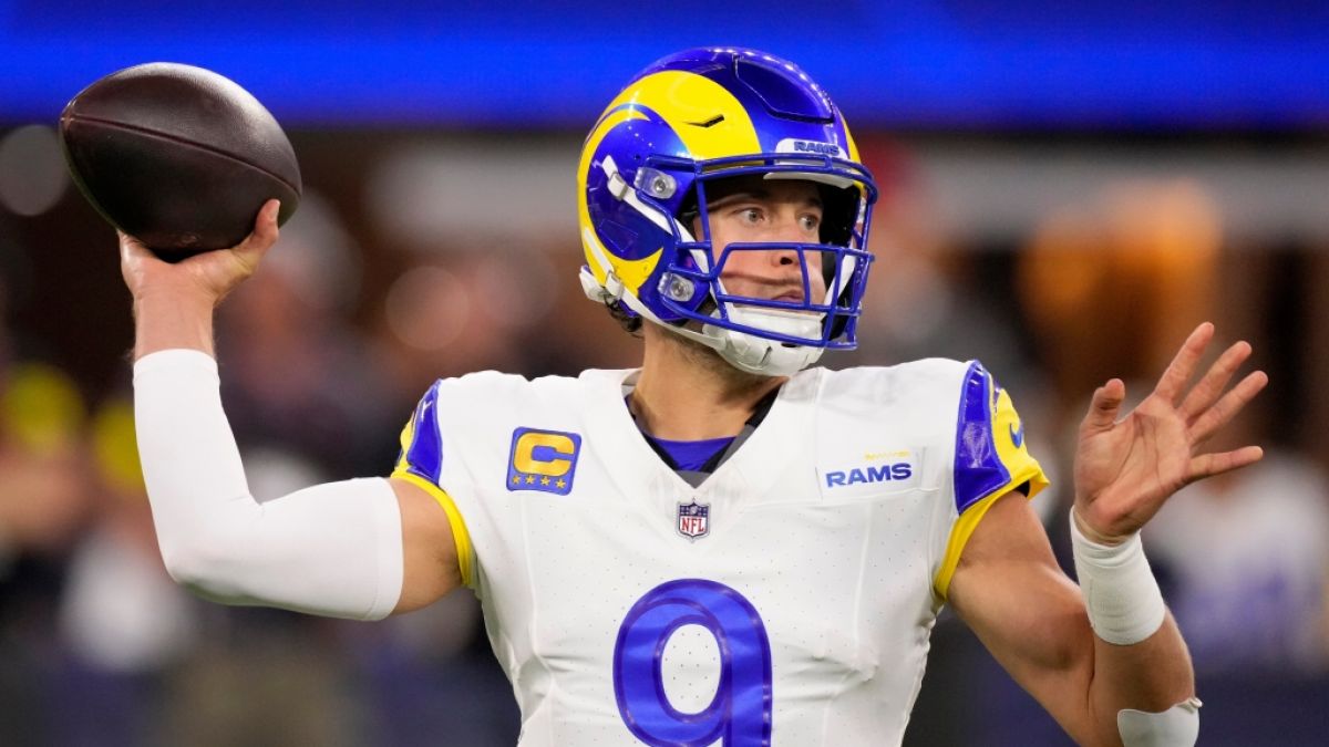 Matthew Stafford von den Los Angeles Rams wirft den Ball, am 23.11.2025. (Symbolbild) (Foto)