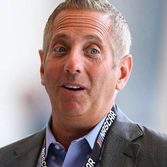 Rennsport-Star und Familie sterben bei Flugzeug-Explosion auf Landebahn