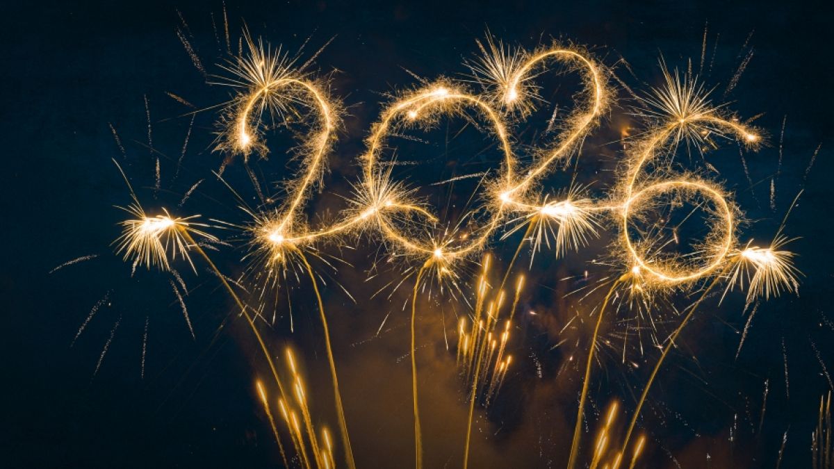 Neujahrsgr&uuml;&szlig;e verschicken die meisten per WhatsApp und Co. (Foto)