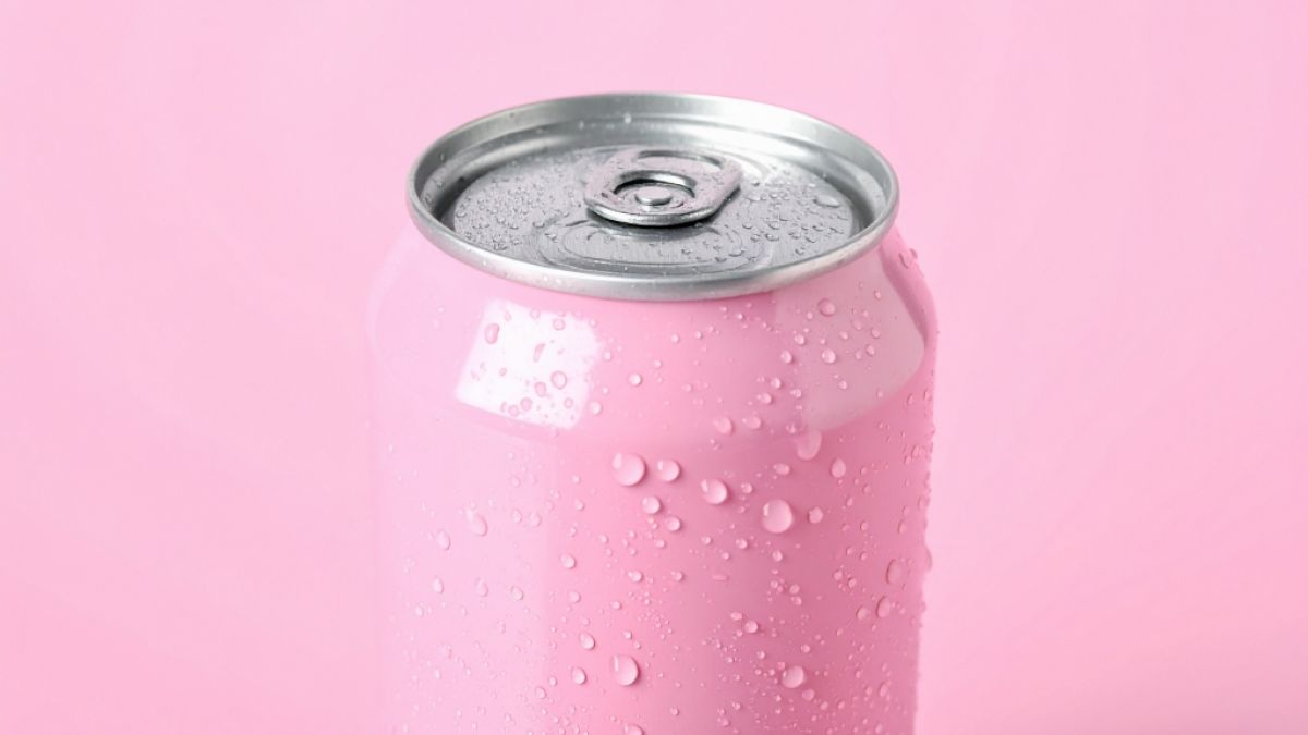 Ein Energydrink wird aktuell aufgrund eines zu hohen Koffeingehalts zur&uuml;ckgerufen. (Symbolbild) (Foto)