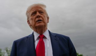 In Florida empfängt US-Präsident Donald Trump den ukrainischen Präsidenten Wolodymyr Selenskyj, um erneut über einen möglichen Frieden zu verhandeln.