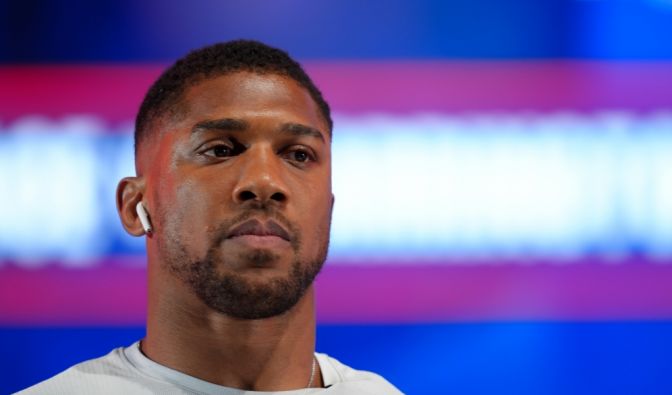 Ex-Weltmeister nach Verkehrs-Unfall im Krankenhaus - zwei Trainer und Freunde tot Anthony Joshua