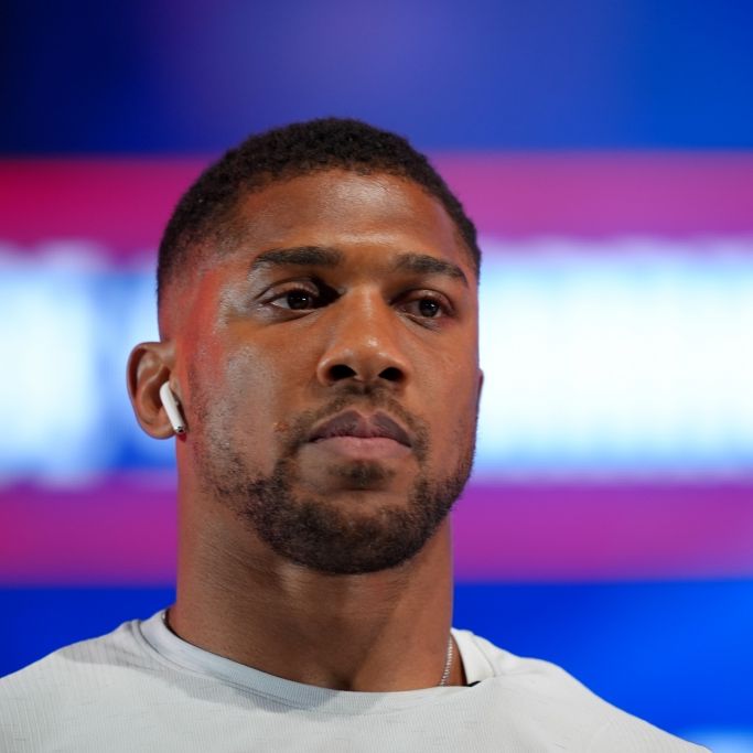Schwergewichts-Superstar Anthony Joshua wurde in Nigeria in einen schweren Unfall verwickelt