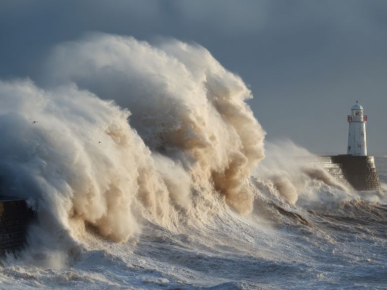 Unwetter-Warnung heute 02.01.2026: Deutschland im Wetter-Ausnahmezustand - Warnung vor Sturmflut und Orkanböen