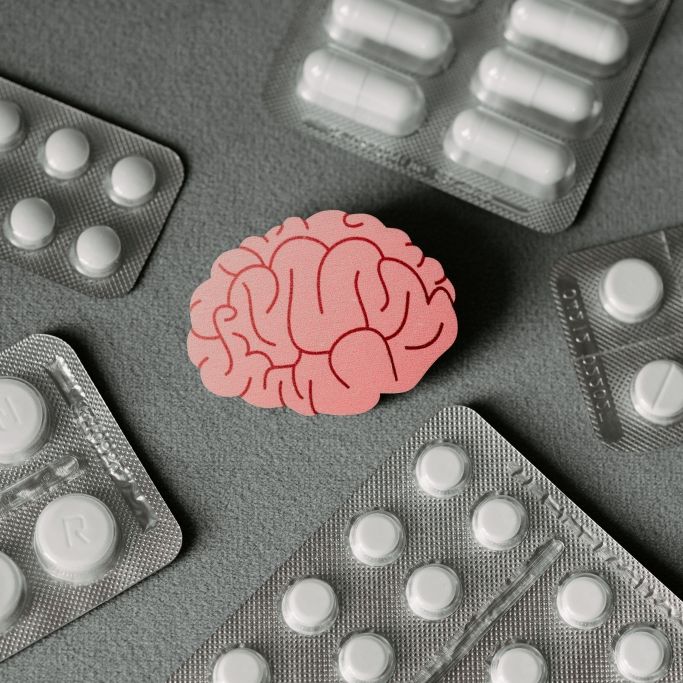 Derzeit laufen mehrere Studien zu neuen Medikamenten und Wirkstoffen - eine Kombi-Therapie aus mehreren Medikamenten wirkt dabei am vielversprechendsten.