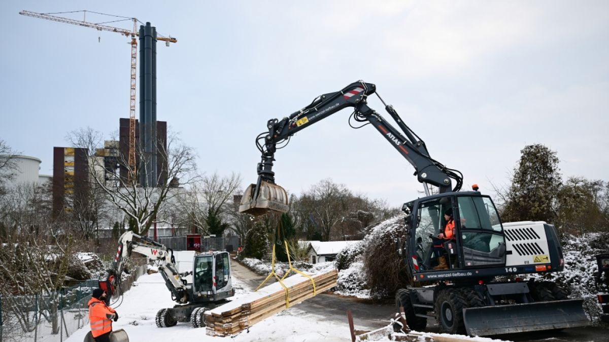 Am Samstagmorgen wurde durch eine politisch motivierte Brandstiftung an einer Kabelbr&uuml;cke &uuml;ber den Teltowkanal zum Kraftwerk Lichterfelde wichtige Leitungen besch&auml;digt. (Foto)