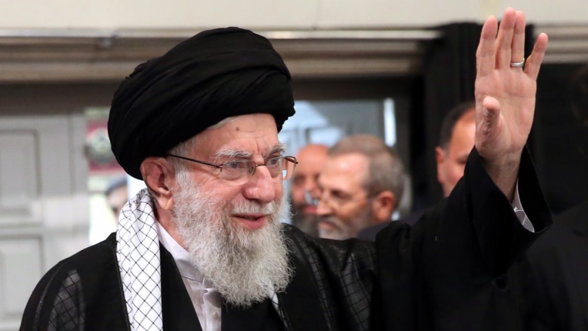 Ayatollah Ali Chamenei: Machtverlust im Iran - Geheimdienste sehen Fluchtszenario. (Foto)