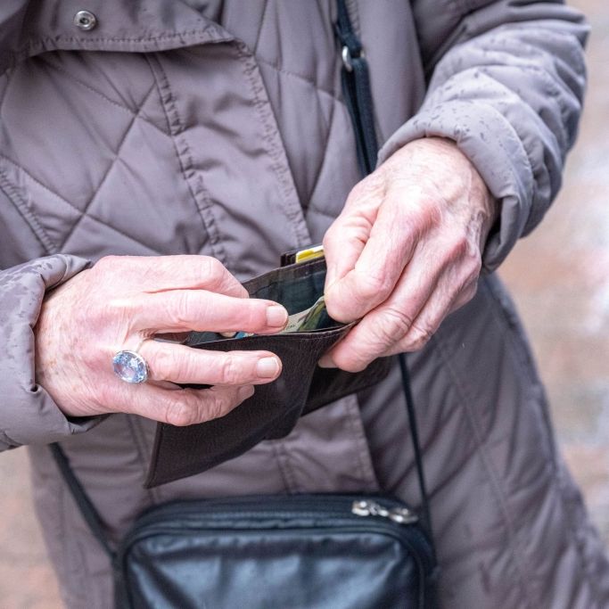 Zwei Millionen Rentner erhalten bis zu 185 Euro weniger Geld
