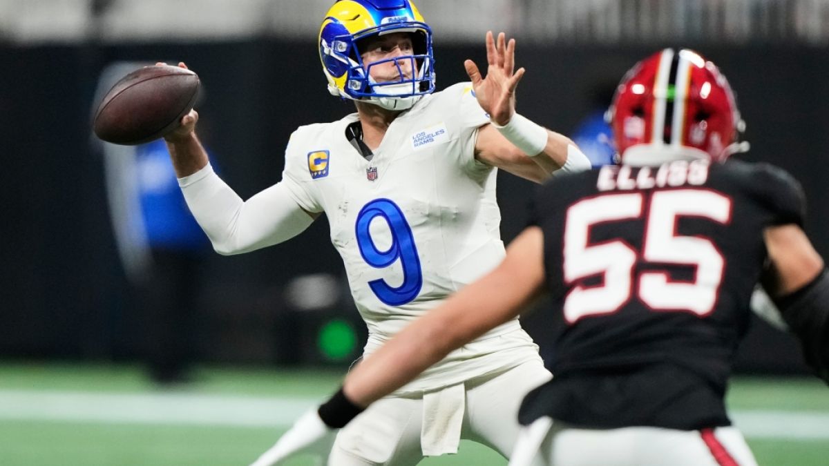 Matthew Stafford von den Los Angeles Rams wirft den Ball, am 30.12.2025. (Symbolbild) (Foto)