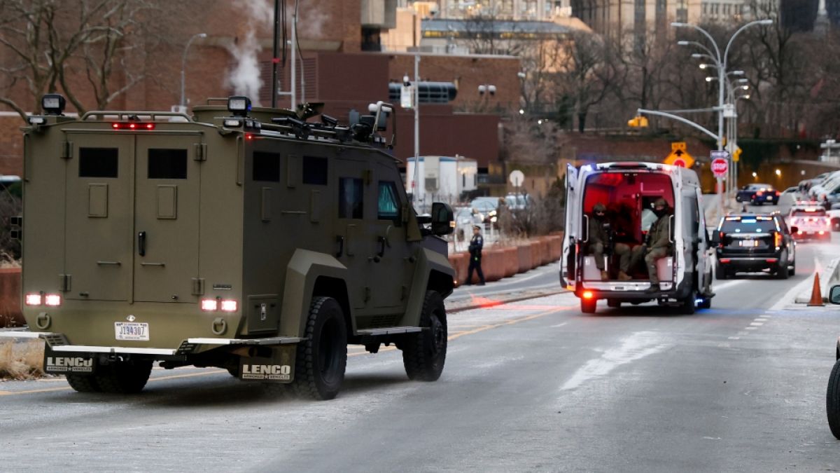 Ein gepanzertes Fahrzeug, in dem der venezolanische Pr&auml;sident Maduro und seine Frau sitzen sollen, kommt in New York am Bundesgerichtshof in Manhattan an. (Foto)