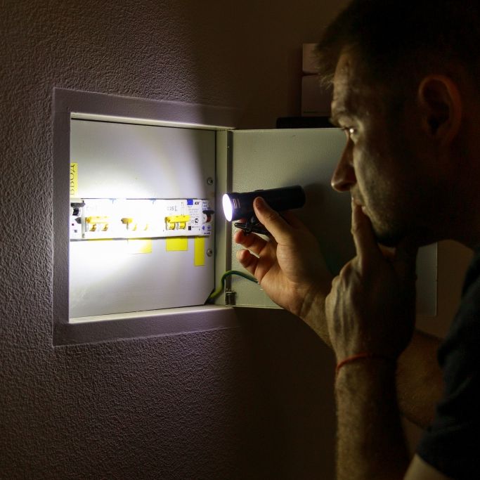 Wie Sie sich bei Blackouts unabhängig mit Strom versorgen können