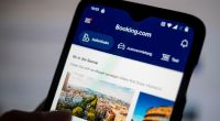 Kunden der Plattform Booking.com werden derzeit vermehrt Opfer von betrügerischen WhatsApp-Nachrichten.