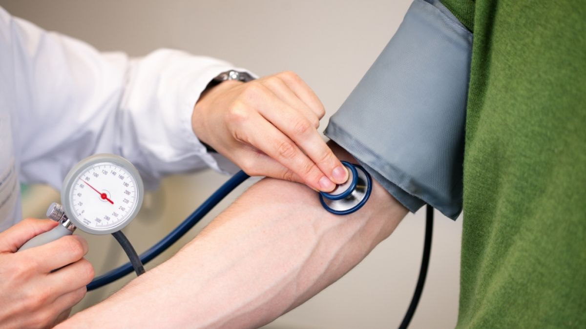 Wie hoch der Blutdruck eigentlich sein sollte, zeigt eine Studie aus China. (Foto)