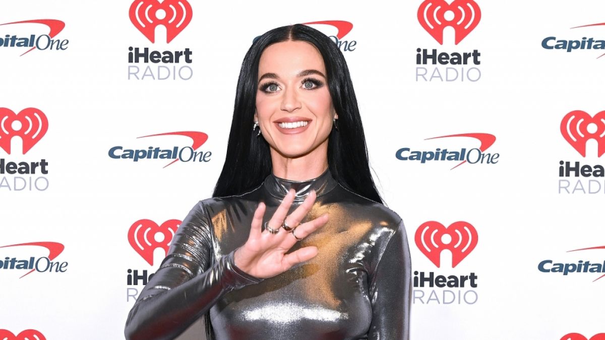 Katy Perry: S&auml;ngerin vergibt K&uuml;sse an Kanadas Ex-Premier Justin Trudeau. (Foto)