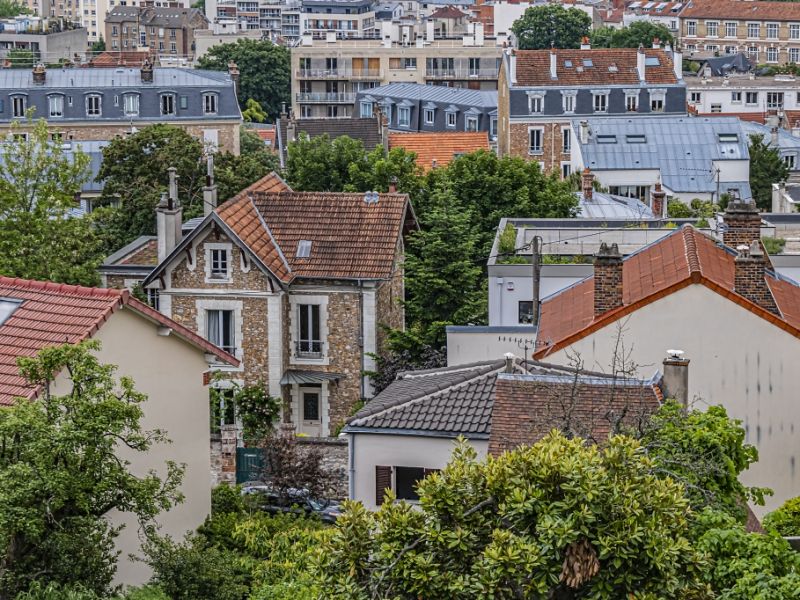 Mysteriöser Todesfall bei Paris: Er floh vor Putin - russischer Journalist stürzt aus Fenster