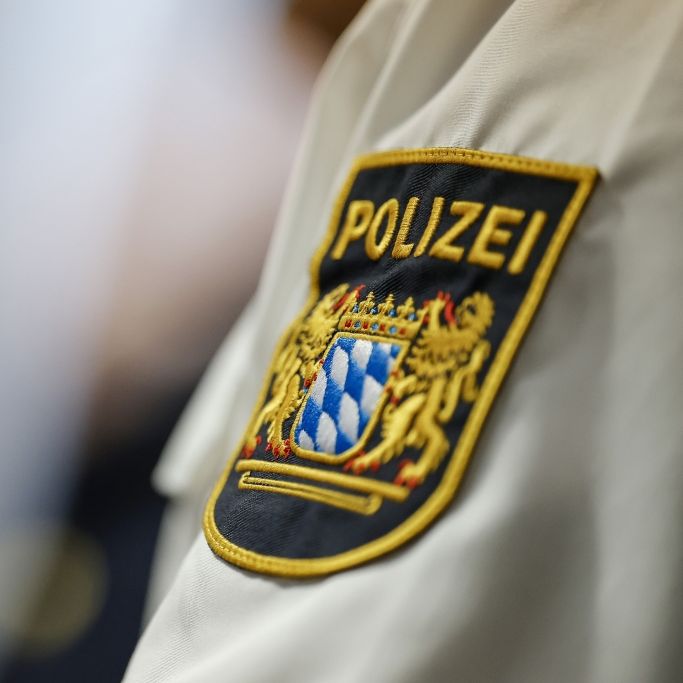 Hoher Sachschaden nach Brand einer Maschinenhalle in Teisendorf