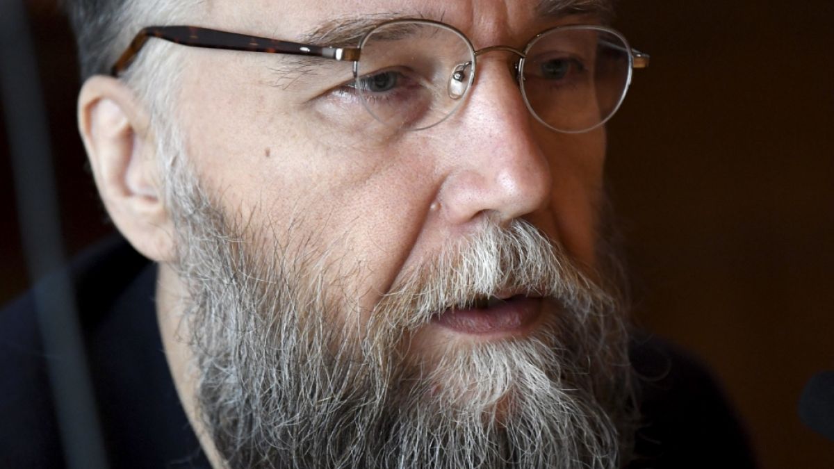Der russische Ideologe Alexander Dugin hat einen apokalyptischen Online-Beitrag verfasst. (Foto)