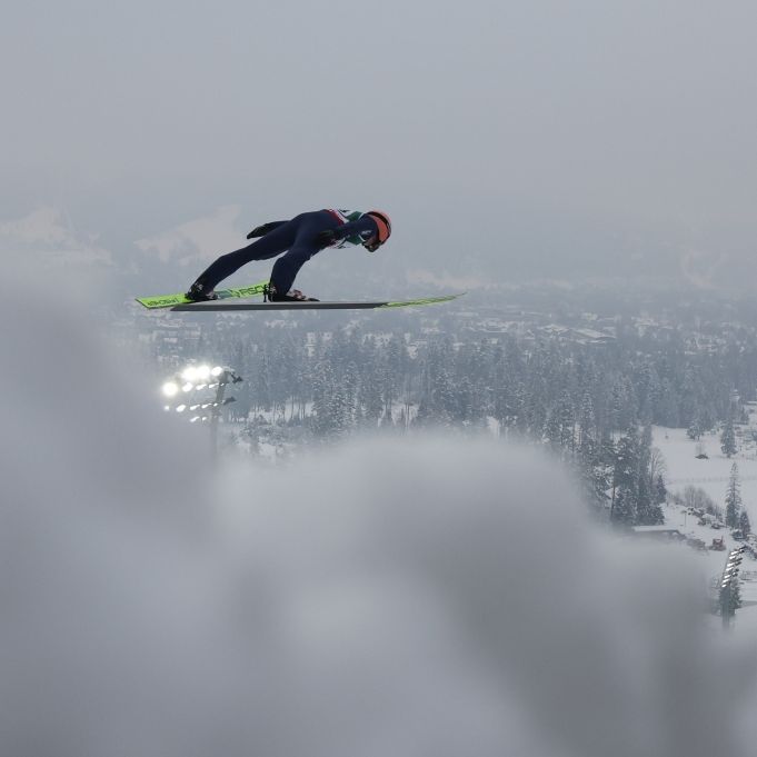 Lanisek gewinnt im Schnee-Chaos - Paschke in den Top 10