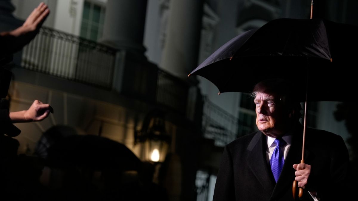 Weil Donald Trump Venezuela angriff, fordern nun einige britische Politiker den Ausschluss der USA von der Fu&szlig;ball-WM 2026. (Foto)