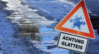 Der Deutsche Wetterdienst warnt zum Wochenstart vor gefährlichem Glatteis.