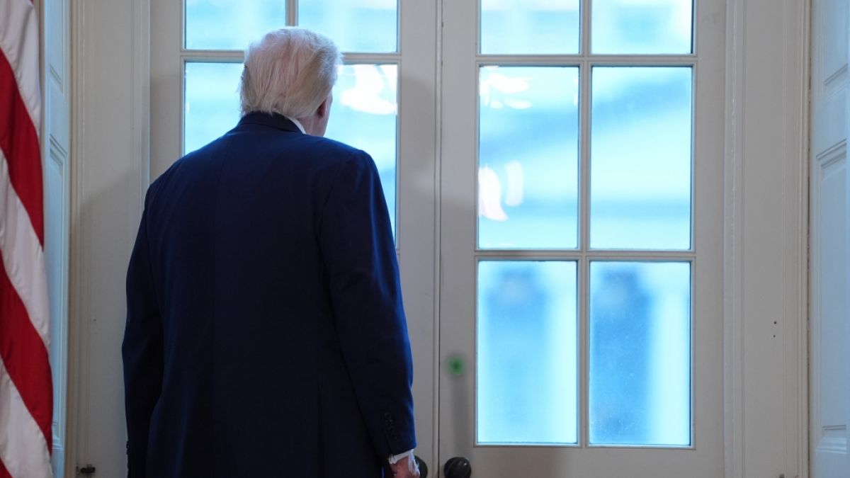 Donald Trump sorgt mit einem bizarren Moment im Wei&szlig;en Haus f&uuml;r Gl&auml;chter. (Foto)