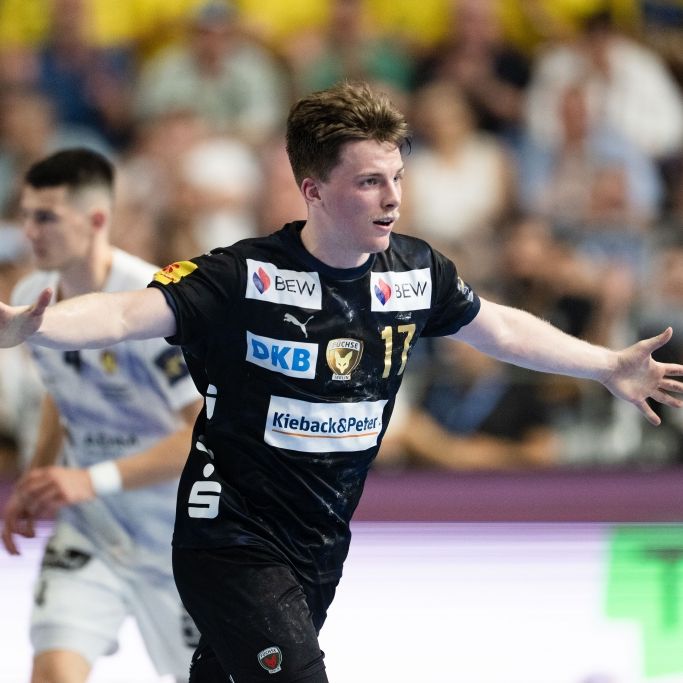 In diese großen Fußstapfen tritt der Handball-Youngster