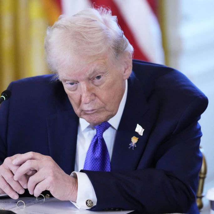 Auch wenn Donald Trump nicht müde wird, seine körperliche und geistige Verfassung als exzellent zu loben: Bilder wie dieses sprechen eine andere Sprache.