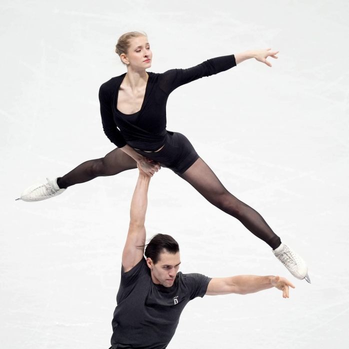 Minerva Hase und Nikita Wolodin nehmen bei der Eiskunstlauf-EM 2026 erneut den Titel ins Visier.