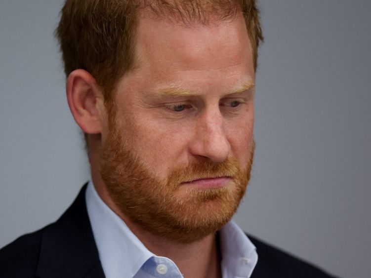 Prinz Harry wartet auf Urteil: Es geht um Meghan und seine Kinder - dem Palast sind die Hände gebunden