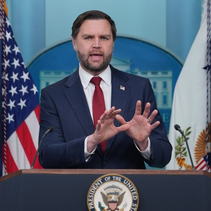 Blind-Date endet in Katastrophe - Trump-Vize zu Trennung gezwungen