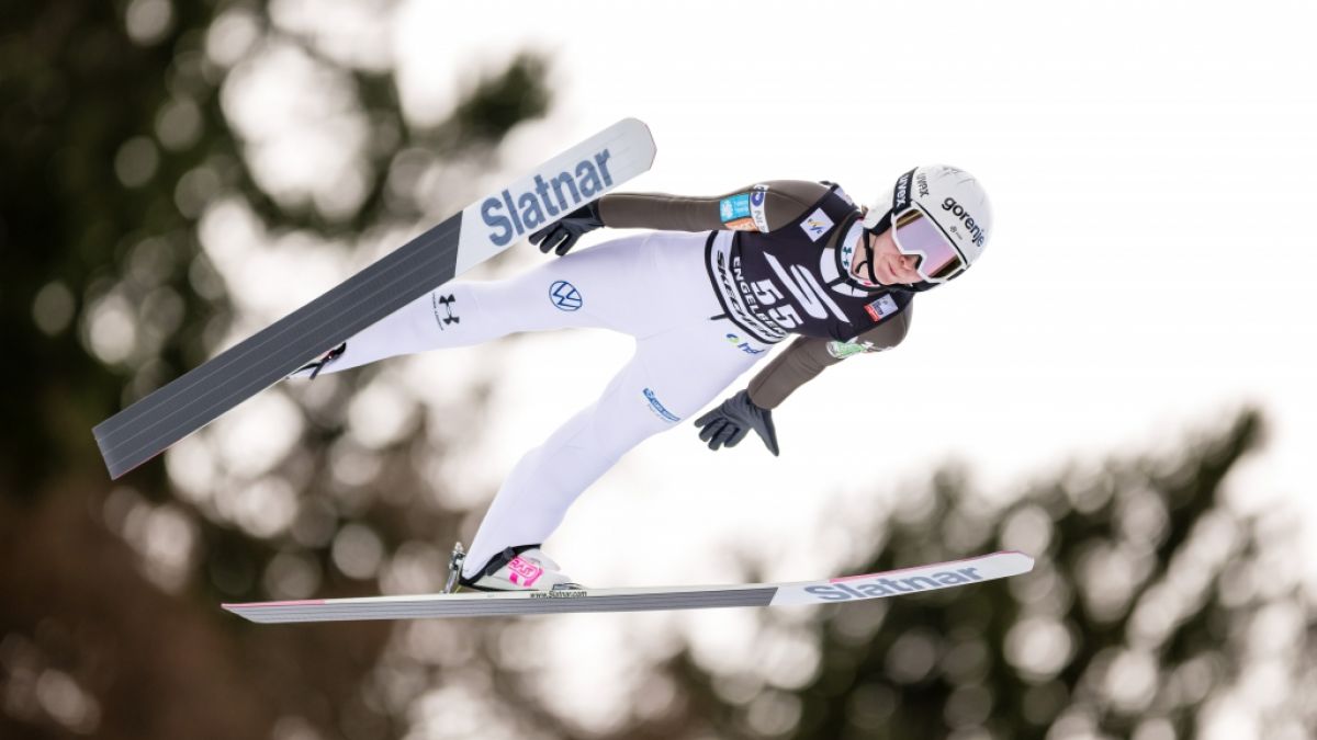Die slowenische Skispringerin Nika Prevc hat im japanischen Zao einen weiteren Sieg verpasst. (Foto)