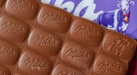Die Verbraucherzentrale Hamburg hat unter anderem die klassische Milka-Schokoladentafel als Mogelpackung zur Wahl gestellt.