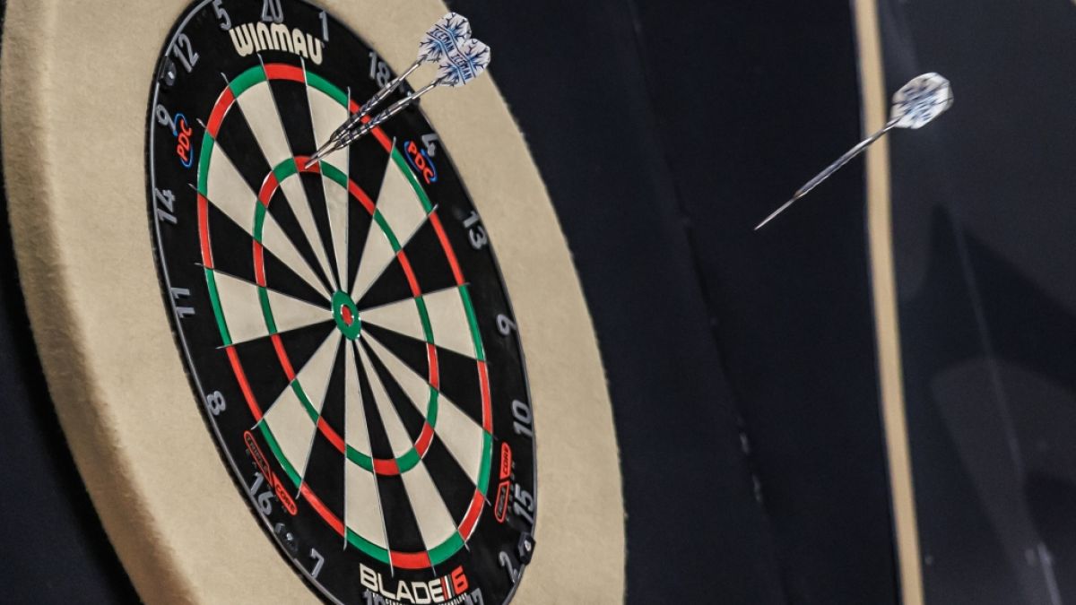 Ab dem 5. Februar 2026 wird in der Premier League of Darts an 17 Spieltagen Pfeile-Action vom Feinsten geboten. (Foto)