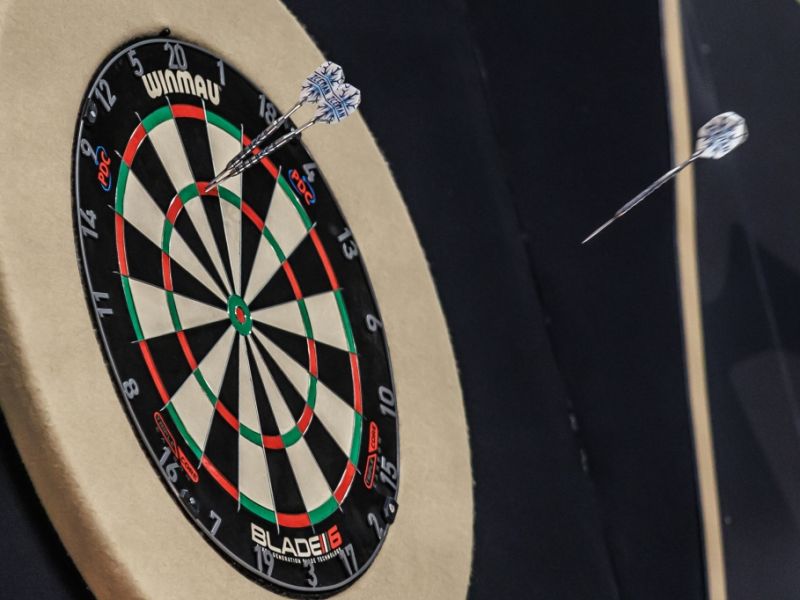 PDC Premier League of Darts 2025 in Live-Stream + TV: Spielplan, Ansetzungen und Ergebnisse der Pfeilesport-Königsklasse