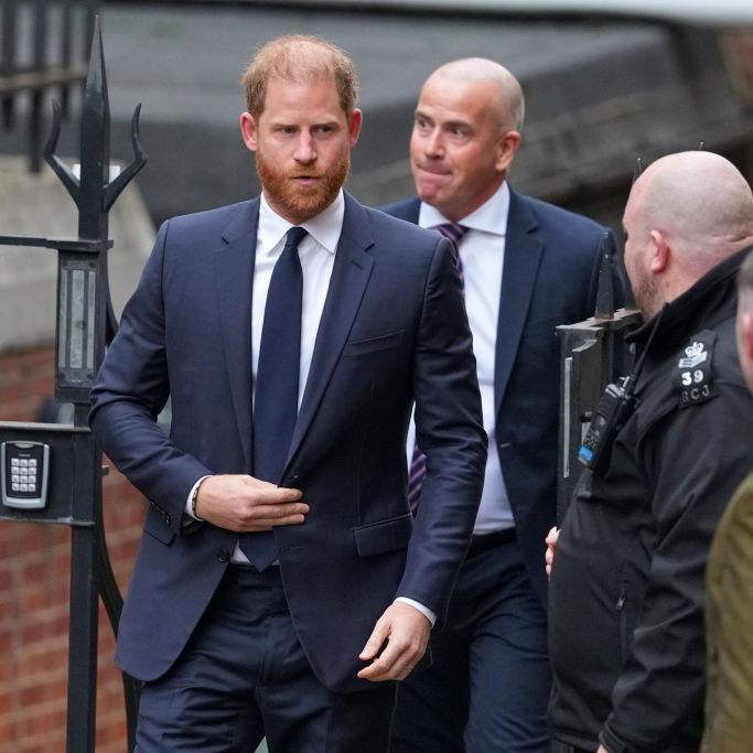 Zwei reiche Söhne Englands, zwei Frauen – und sehr ähnliche Familienkrisen