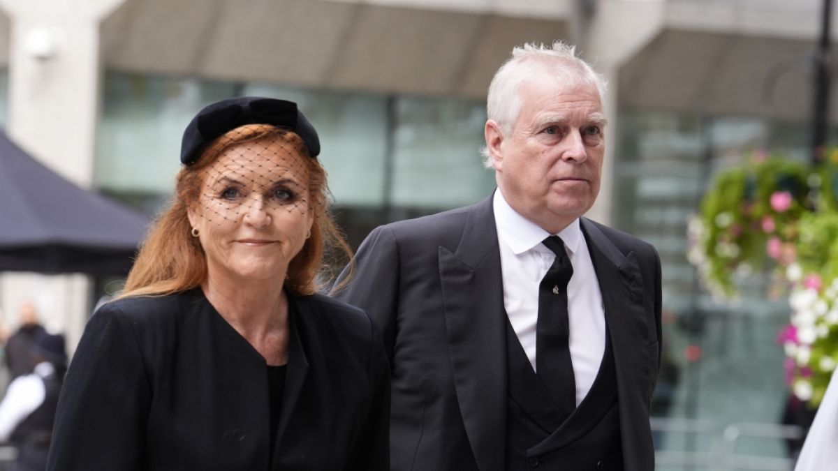 Fergie soll eine Flucht ins Ausland in Erw&auml;gung ziehen. (Foto)