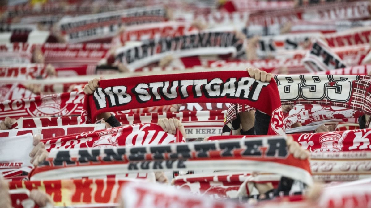 Ein Meer aus Fanschals beim Heimspiel des VfB Stuttgart. (Symbolbild) (Foto)