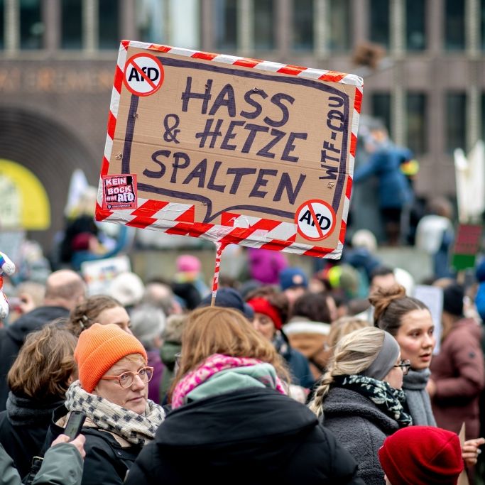 In welchen Städten gibt's am Montag Demos gegen AfD, Menschenhass und Rechtsruck?
