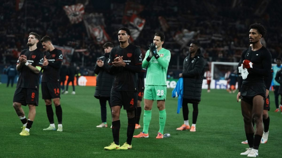 Nach der Niederlage gegen Olympiakos Pir&auml;us sind f&uuml;r Bayer Leverkusen die Champions-League-Playoffs in Gefahr. (Foto)