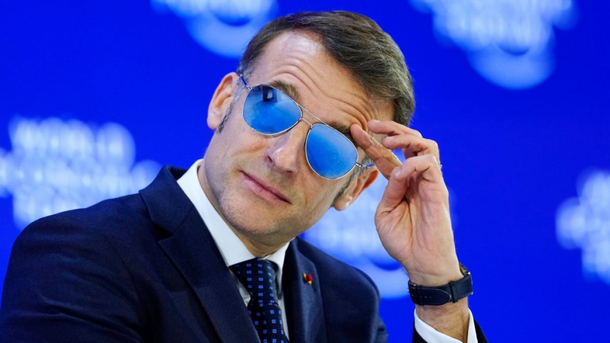 Ein ungew&ouml;hnlicher Anblick:&nbsp;Der franz&ouml;sische Pr&auml;sident Emmanuel Macron tr&auml;gt Sonnenbrille w&auml;hrend der Jahrestagung des Weltwirtschaftsforums in Davos. (Foto)