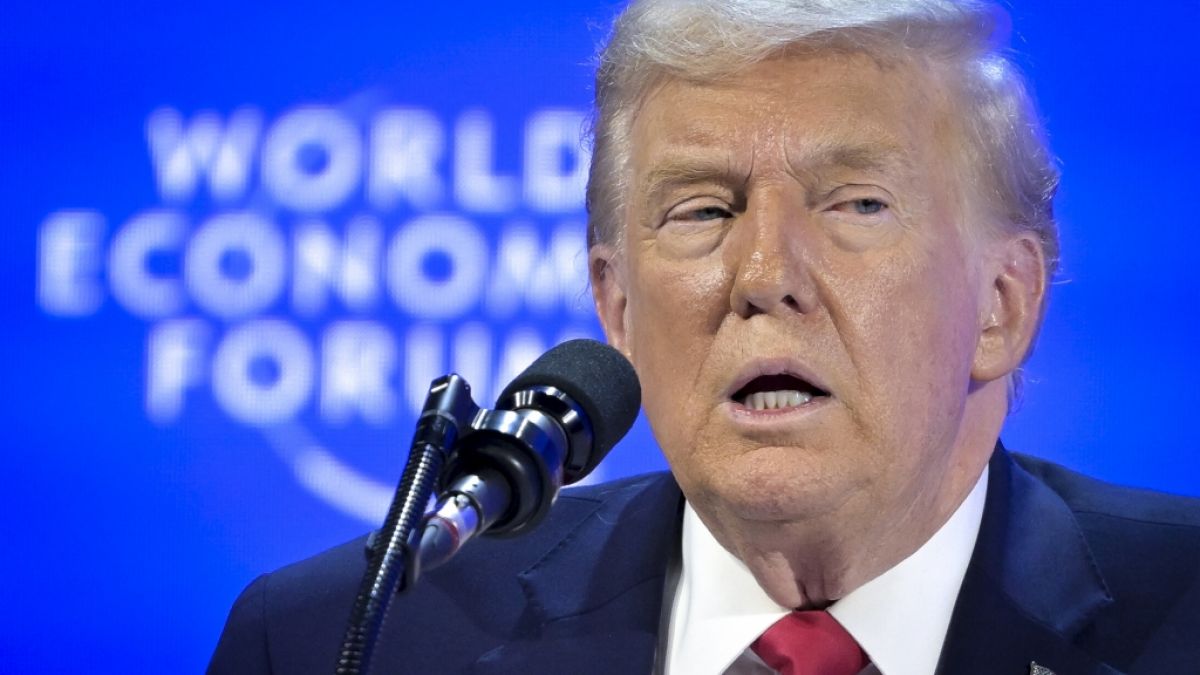 Donald Trump hat mit seinem Auftritt beim Weltwirtschaftsforum in Davos erneut Fragen zu seiner mentalen und k&ouml;rperlichen Verfassung aufgeworfen. (Foto)