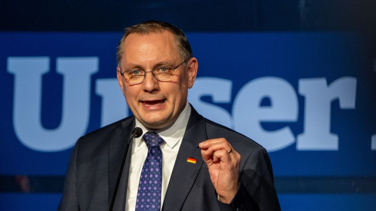 AfD-Chef Tino Chrupalla zofft sich bei "maischberger" mit SPD-Politiker Hubertus Heil. (Foto)