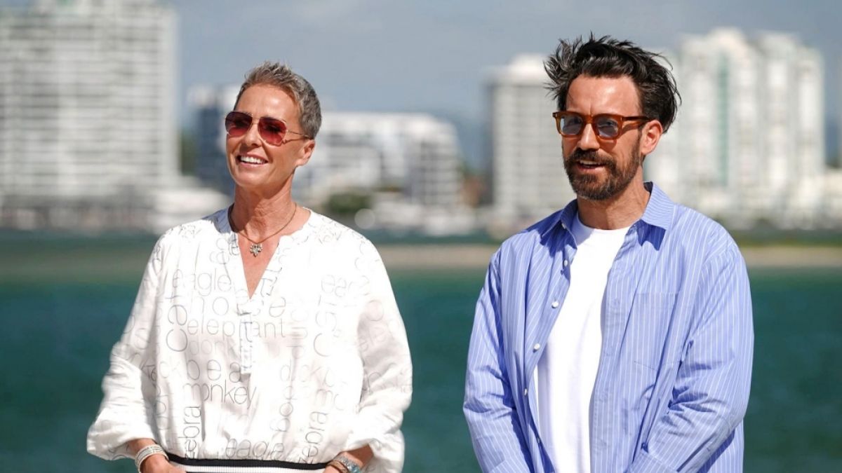 Trotz Neuerungen - etwas bleibt im Dschungelcamp auch 2026 gleich: Die Moderatoren&nbsp;Sonja Zietlow und Jan K&ouml;ppen. (Foto)