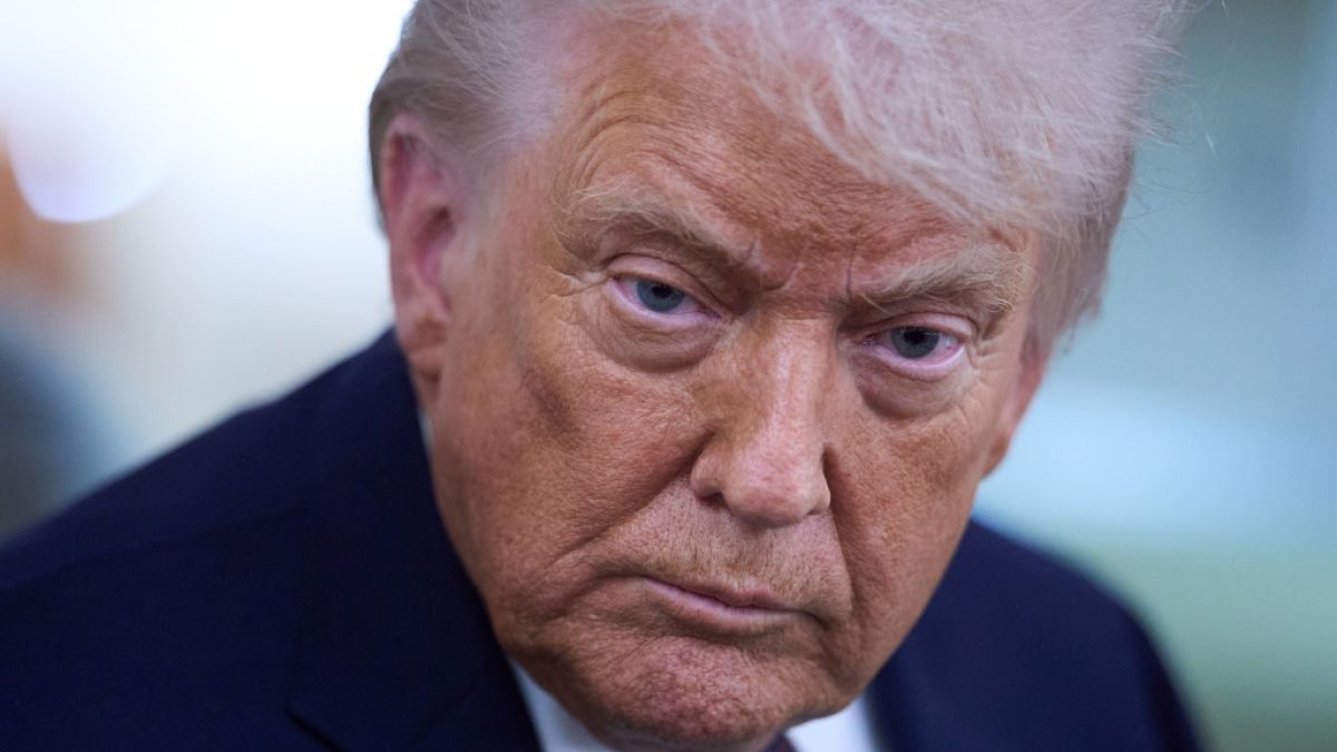 Donald Trump fragt auf Truth Social, ob er eine vierte Amtszeit anstreben soll. (Foto)