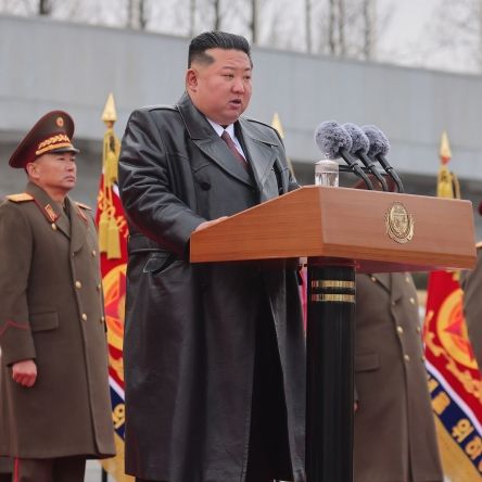 Nordkorea-Diktator testet neues Spa im Wintermantel