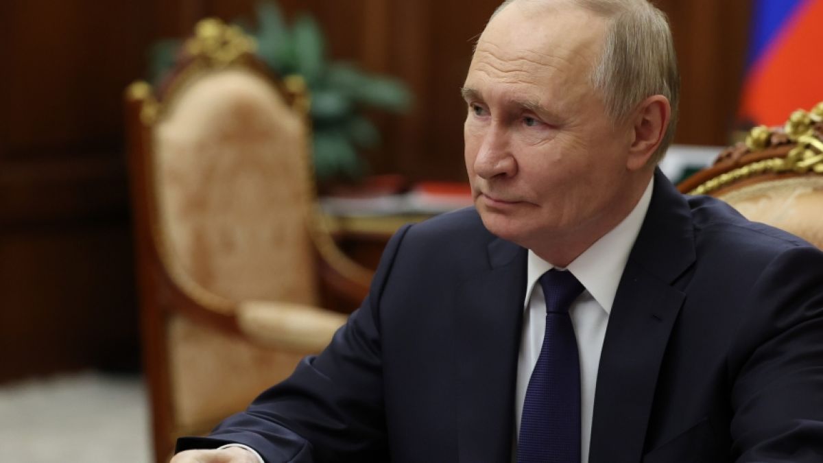 Wladimir Putin l&auml;sst Kinder jetzt Drohnen in der Schule bauen. (Foto)