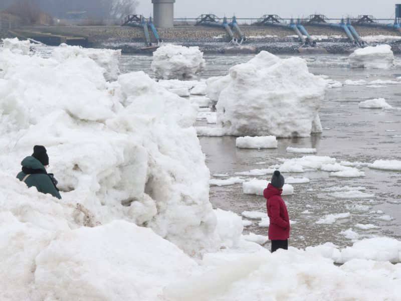 Unwetter-Alarm im Januar: Meteorologen warnen vor Schnee-Chaos - hier drohen Glatteis und Eisregen
