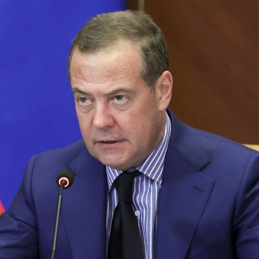 Es geht um 3000 Atomsprengköpfe - Putin-Kumpel spricht Nuklearwarnung aus