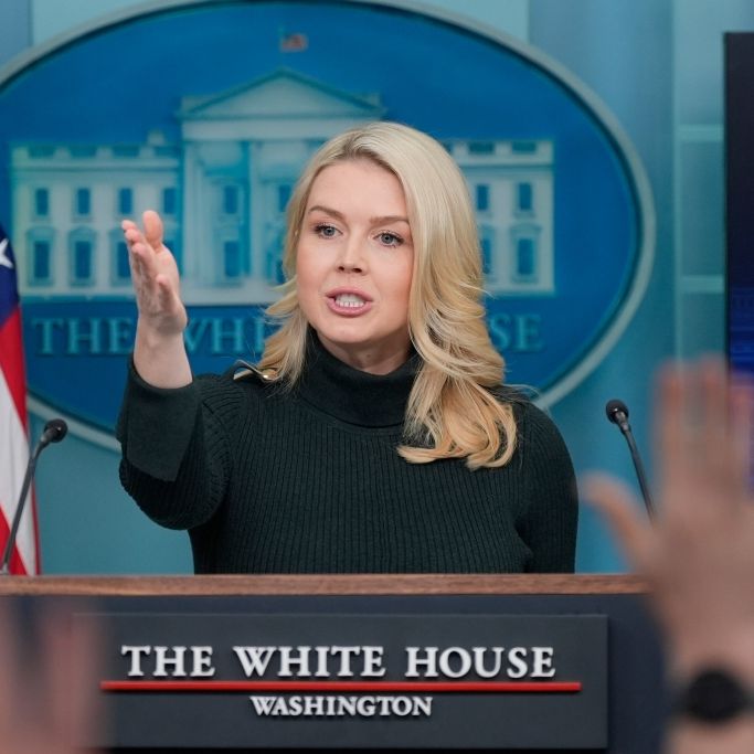 Weißes-Haus-Sprecherin stürzt sich auf Trump-Berater