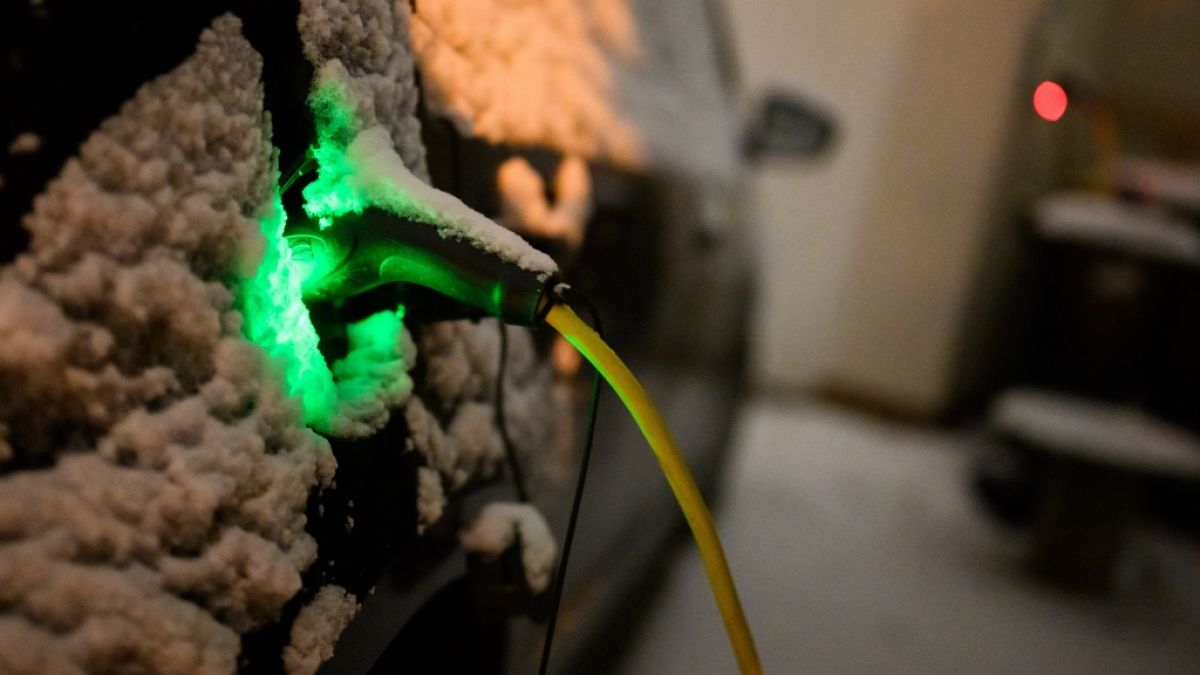 Kalte Temperaturen k&ouml;nnen die Reichweite von Akkus im Winter deutlich verringern. (Foto)